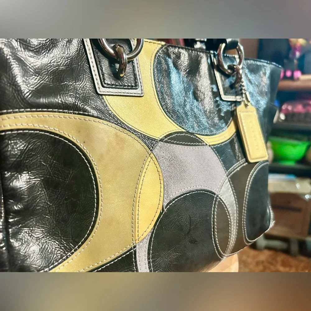 2011 Coach Frosted Black Patent Leather Inlaid Signature C EUC!​ - Picture 4 of 12